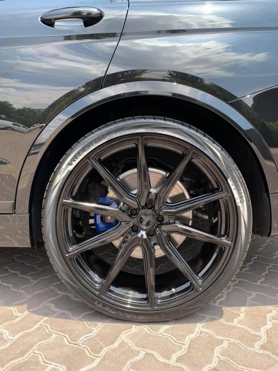 Колеса BMW X7 M50d by RACE! (G07) 2019 года  (фото 7 из 12)
